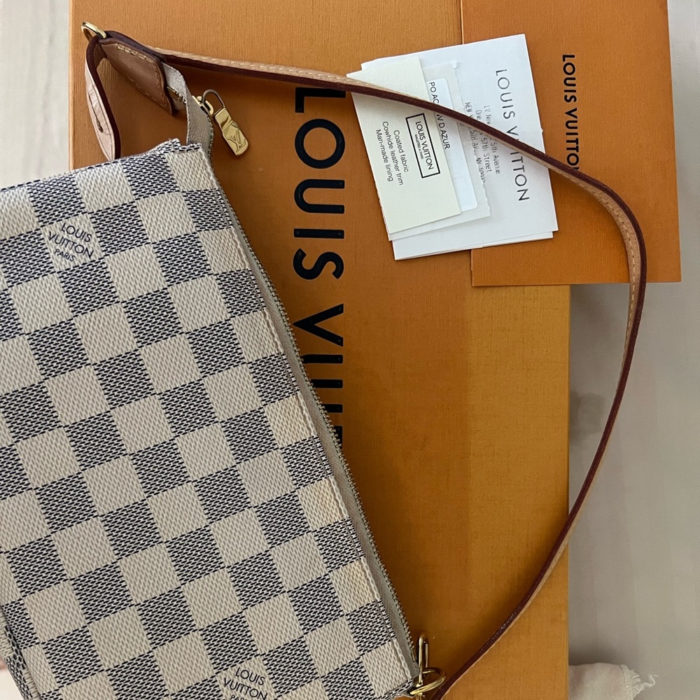Louis Vuitton Pochette in Damier Azur Canvas
